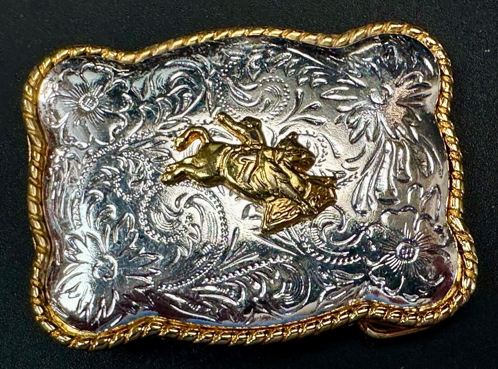 vintage Ivan Western two tone rodeo cowboys belt buckle