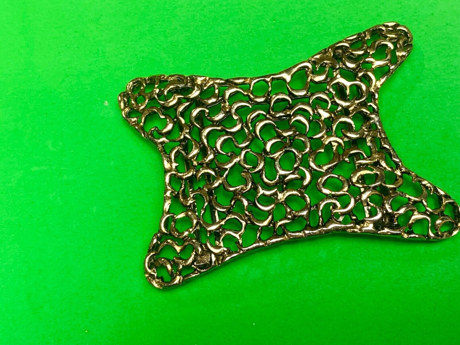 Unique shaped gold color see though pattern belt buckle scarf slide