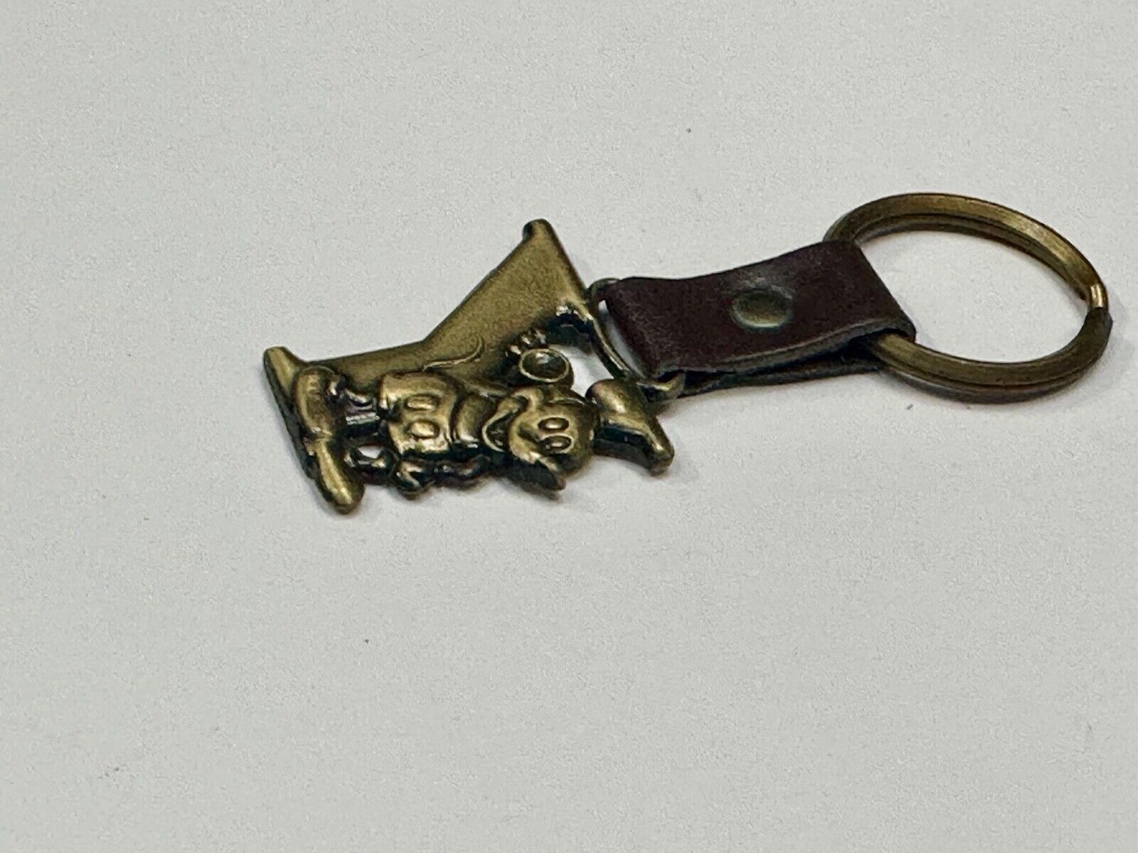 VINTAGE LETTER INITIAL Y  MICKEY MOUSE DISNEY KEYCHAIN BRASS and LEATHER FOB