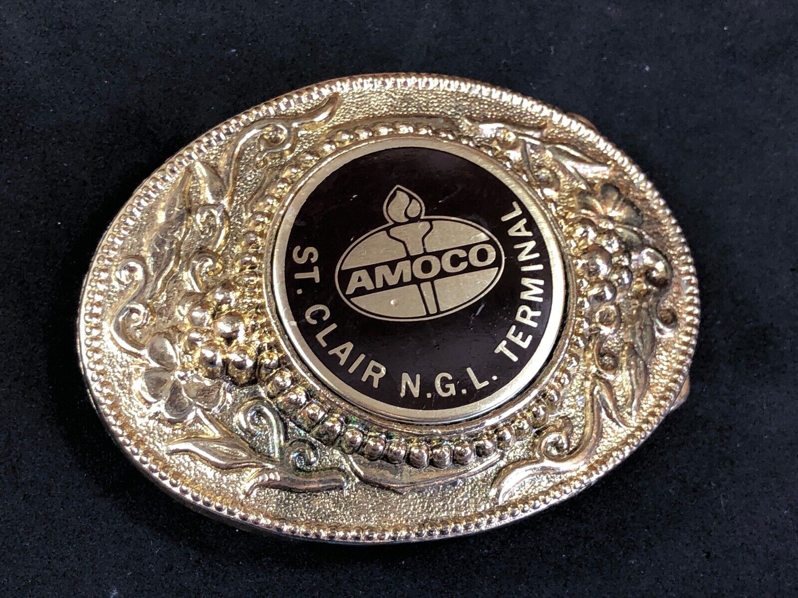 Beautiful  AMOCO Advertising  Center piece western Belt Buckle  rope boarder 