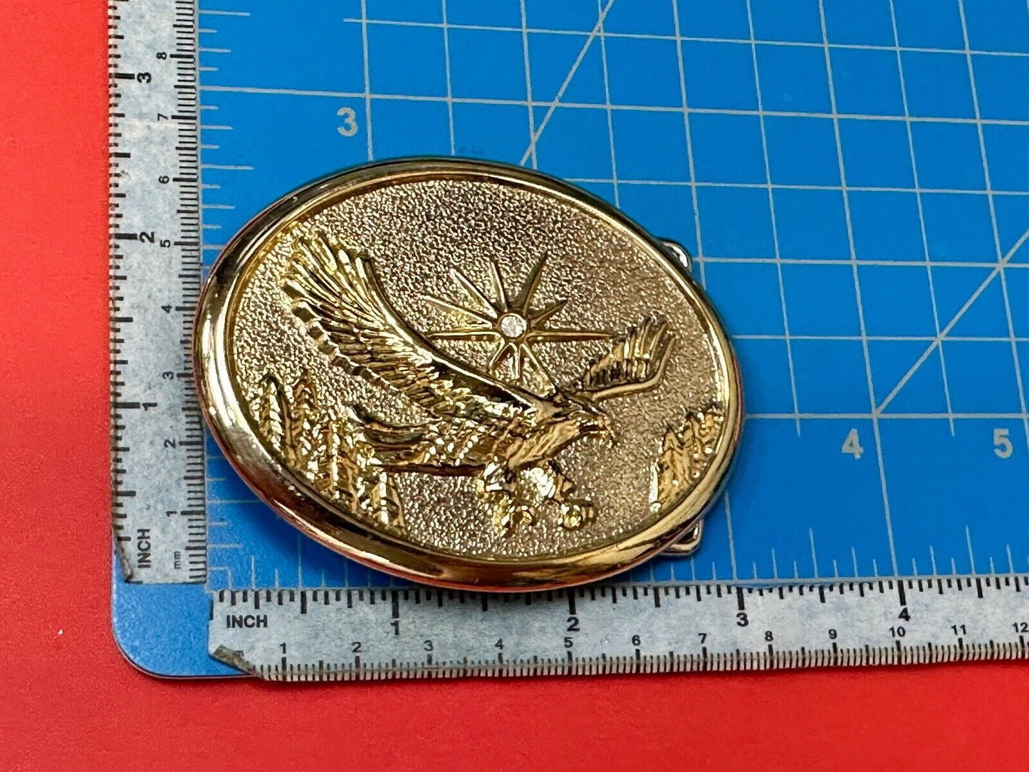 USA Patriotic flying classic Bald Eagle with sun starburst belt buckle