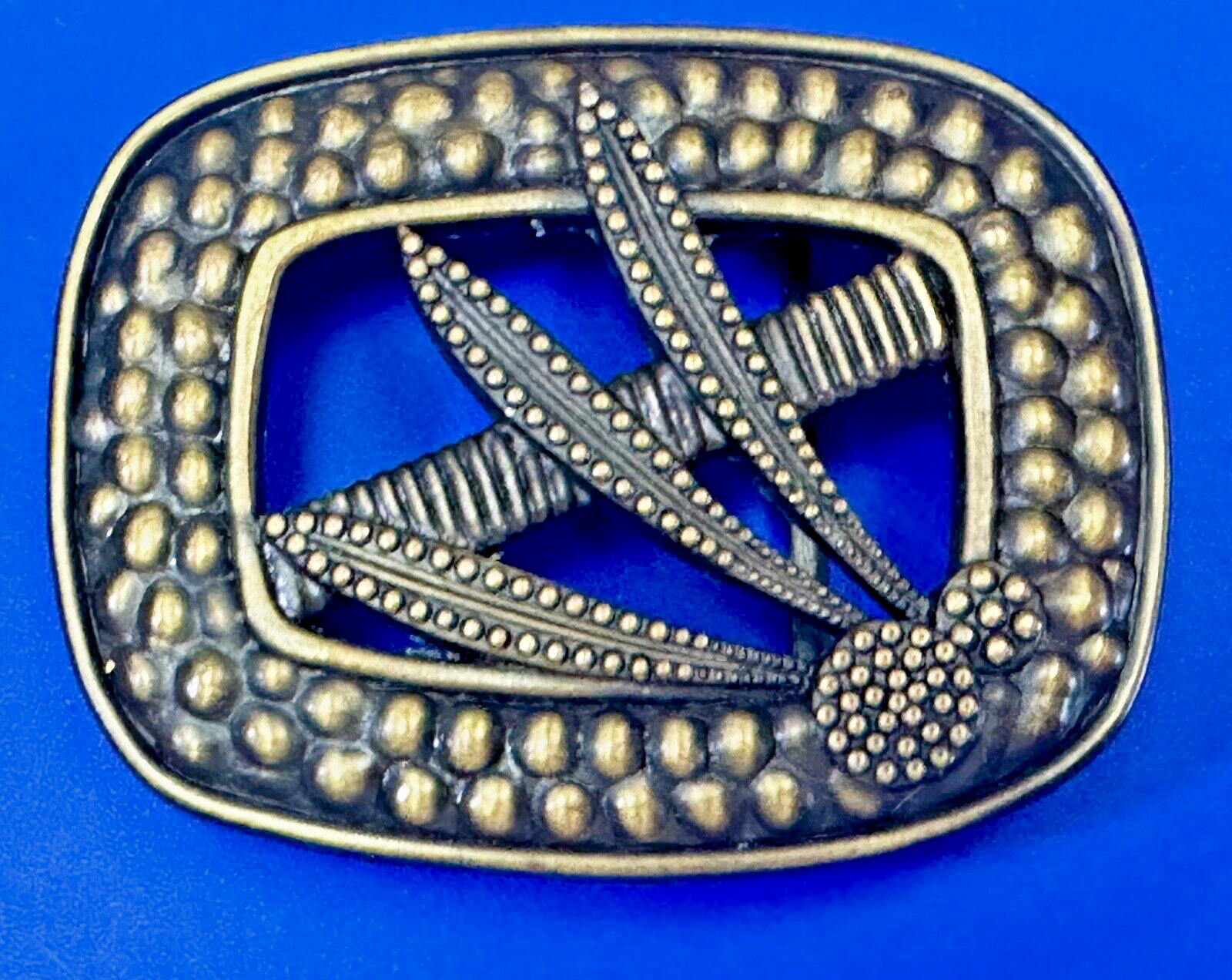 Unique left corn feather pattern dimensional Belt Buckle