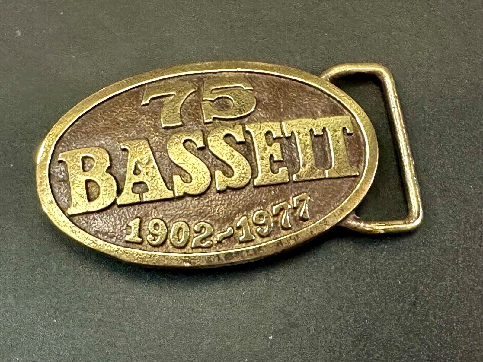 Vintage 75 BASSETT Furniture 1902 - 1977 solid brass belt buckle