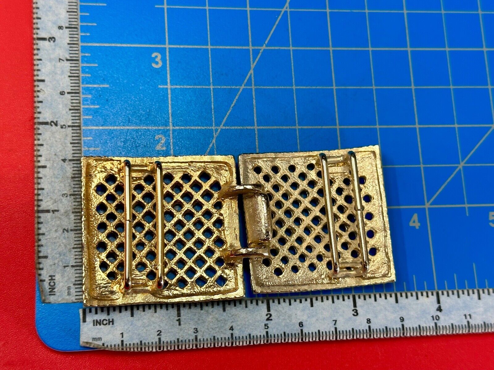 Basket Weave Pattern Vintage Two-piece interlocking gold tone belt buckle