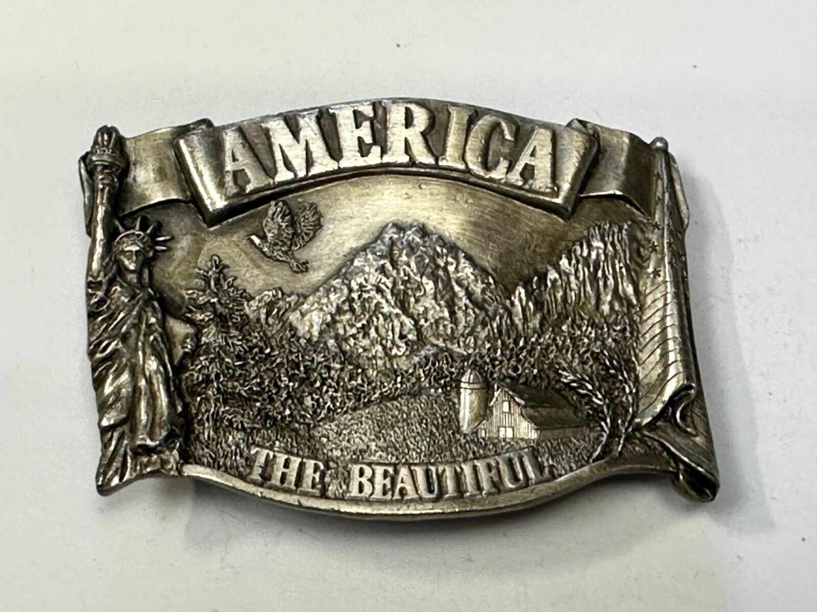 America The Beautiful USA Majestic Scenery -  1983 Bergamot Belt Buckle -O-L38