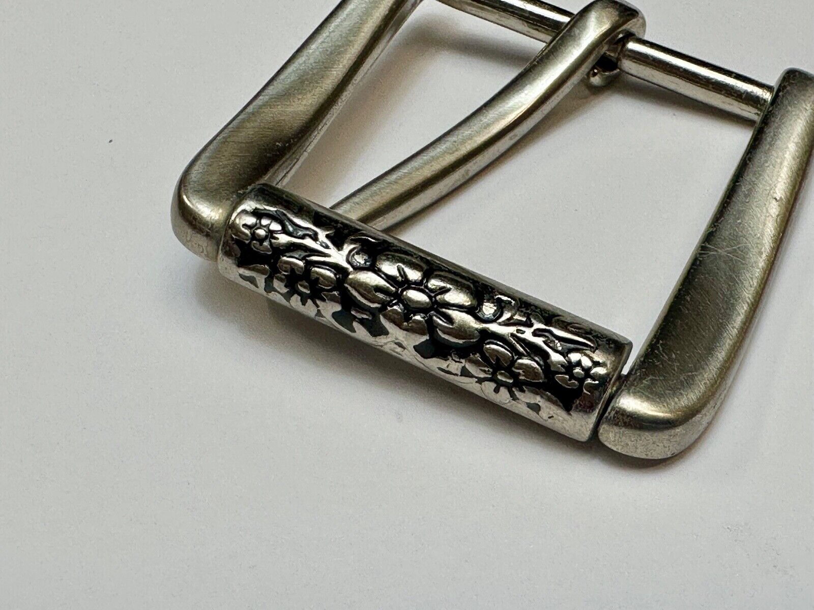 unique rolling end flower theme silver tone replacement belt buckle