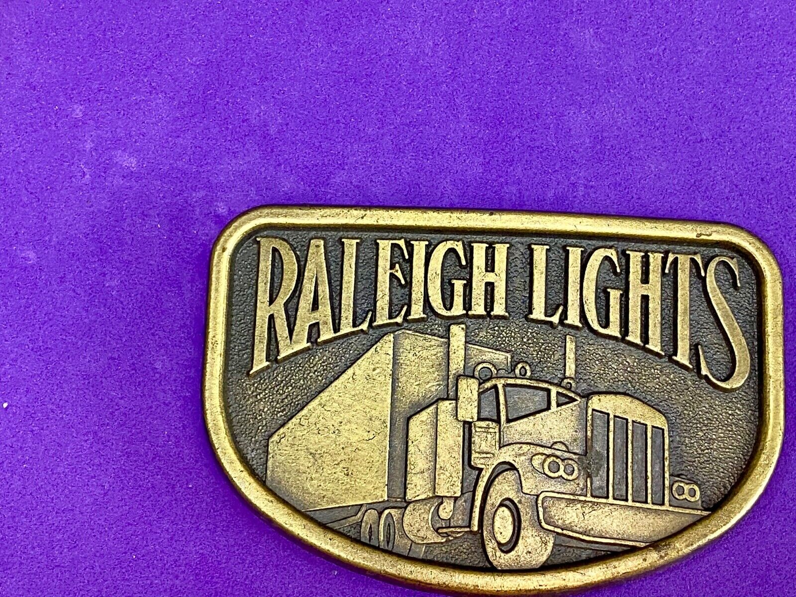 Vintage 1980'S ? Raleigh Lights Brass Tone Belt Buckle Cigarette Advertising
