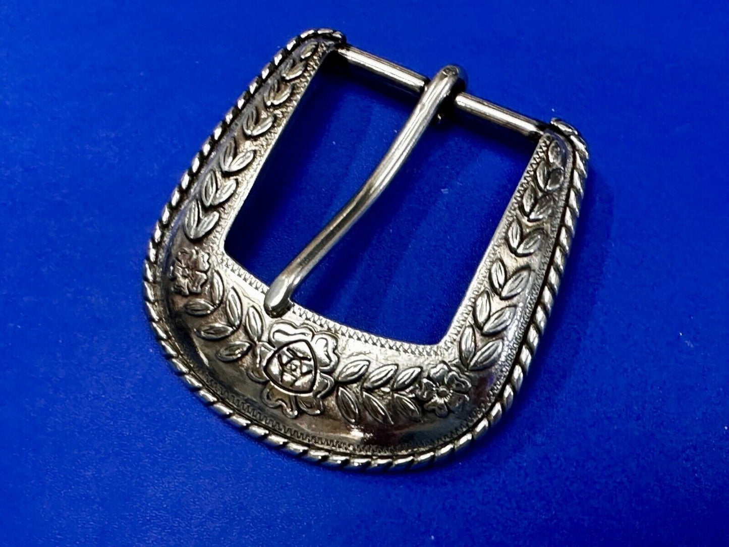 Ariat 2006 Ranger Style Detailed Flower Swirl Rope Outlined Belt Buckle