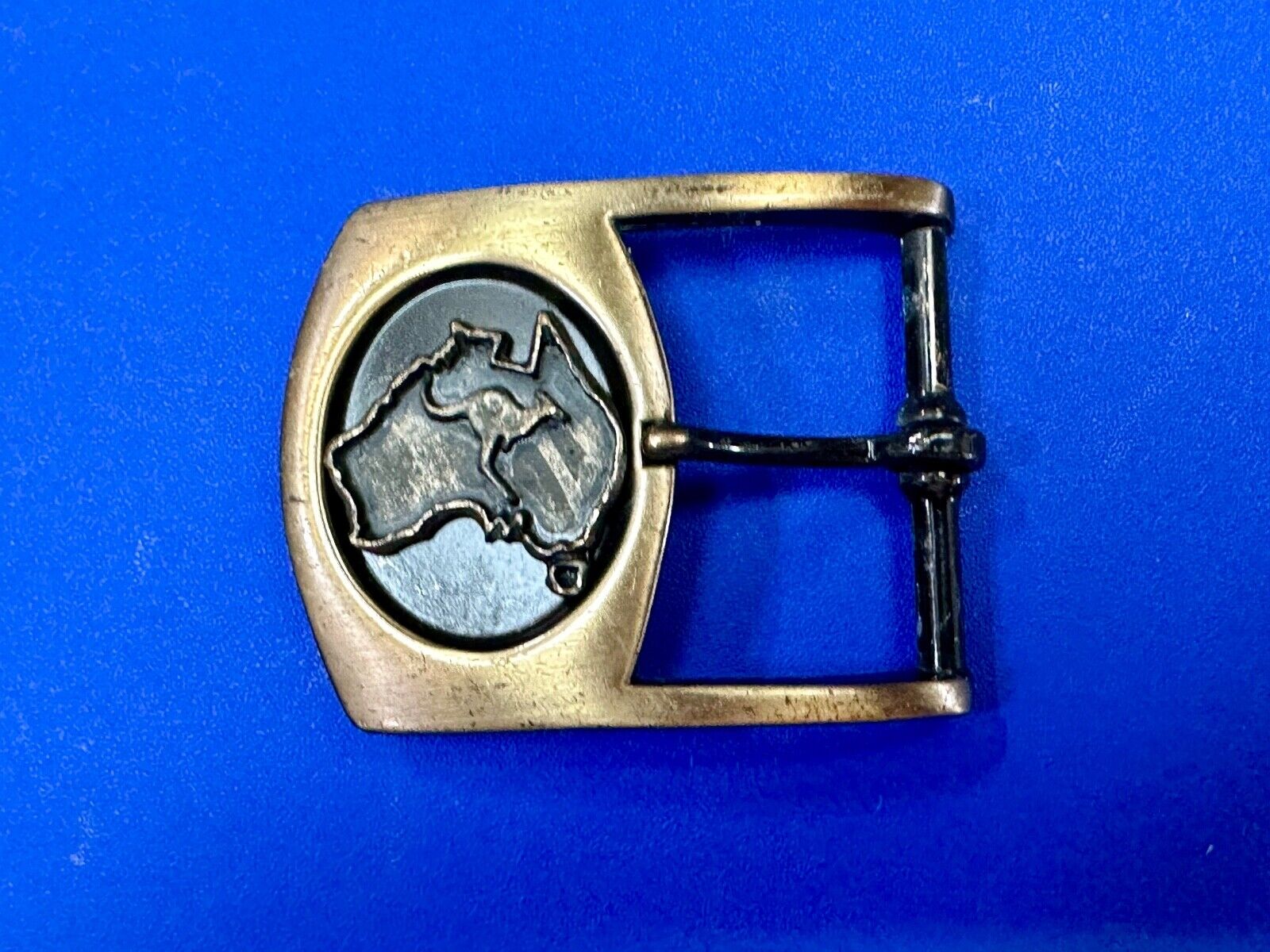 Australia Shape Hopping Kangaroo SMALL replacement brass tone 1" belt buckle