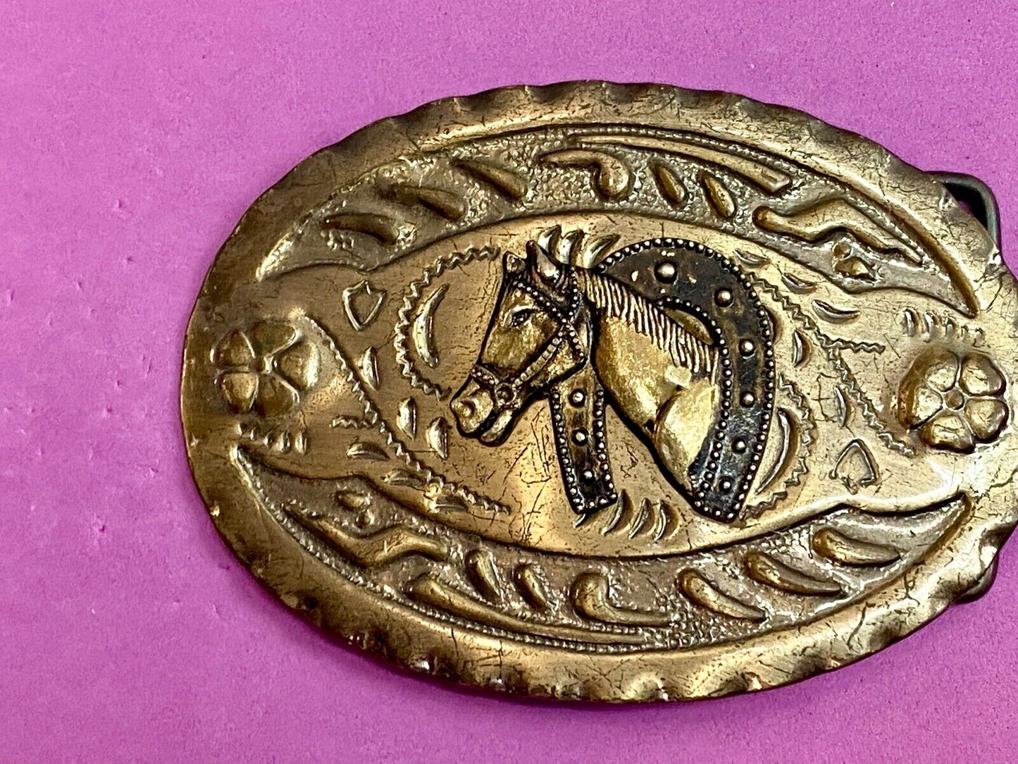 Vintage Horse Shoe WESTERN & COWBOY Mixed Metal BELT BUCKLE - claw accents 
