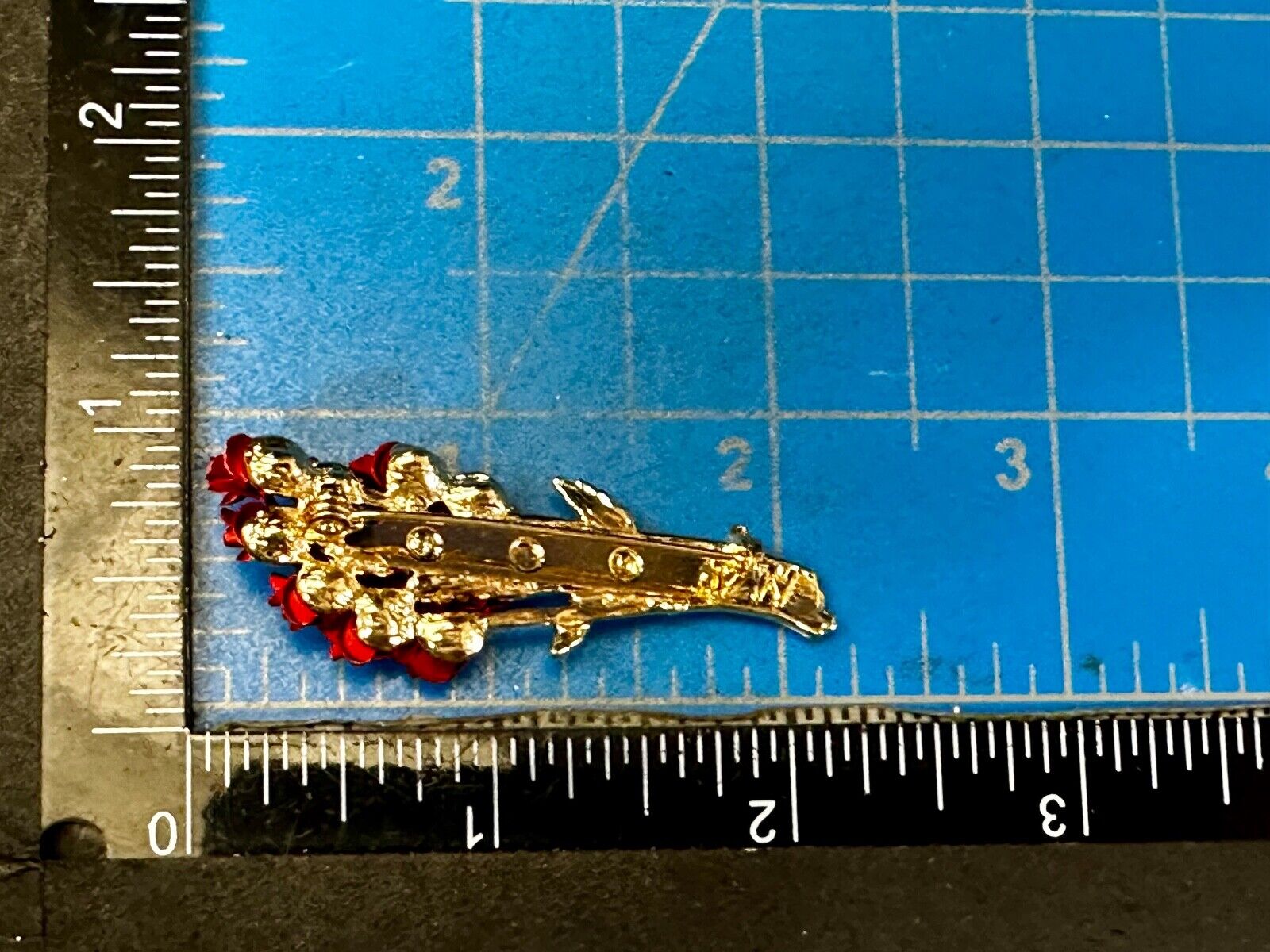 Valentines Day Gift! Red Roses Bouquet Gold Tone Brooch Pin Vintage Signed DM 97