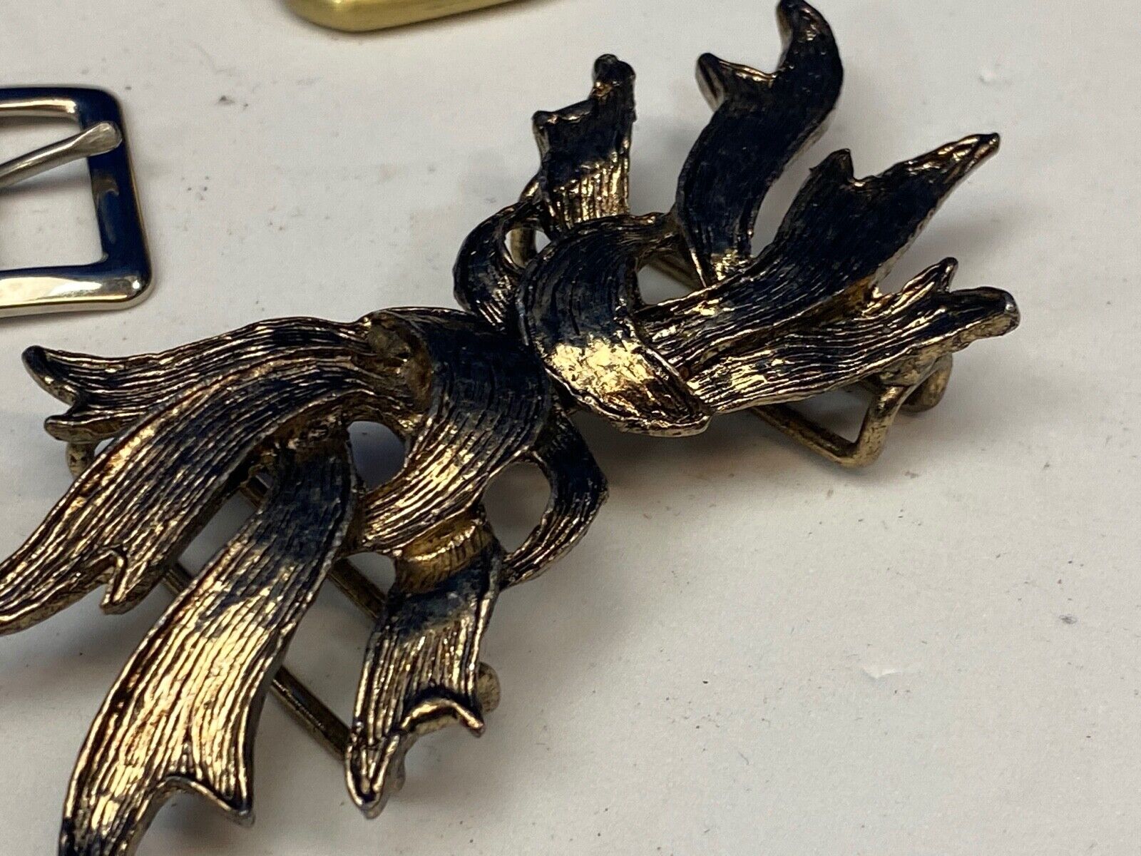 4 piece Mixed lot of belt buckle's  +_ 2 pc leaf buckle -resale, gifts, use etc!
