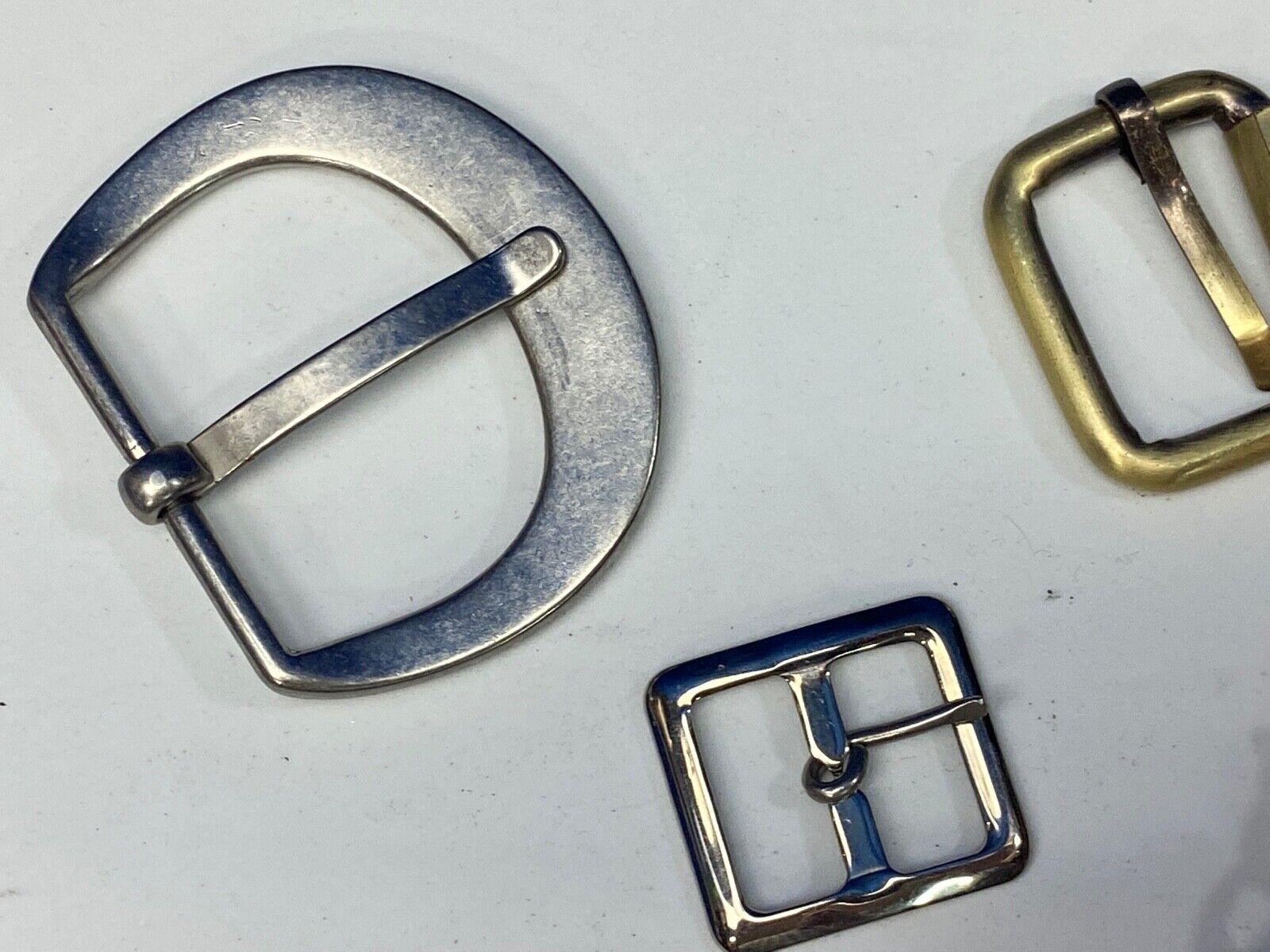 4 piece Mixed lot of belt buckle's  +_ 2 pc leaf buckle -resale, gifts, use etc!