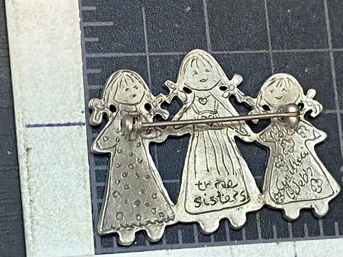 Three Sisters Cynthia Webb Pewter Silver tone Vintage Brooch Pin