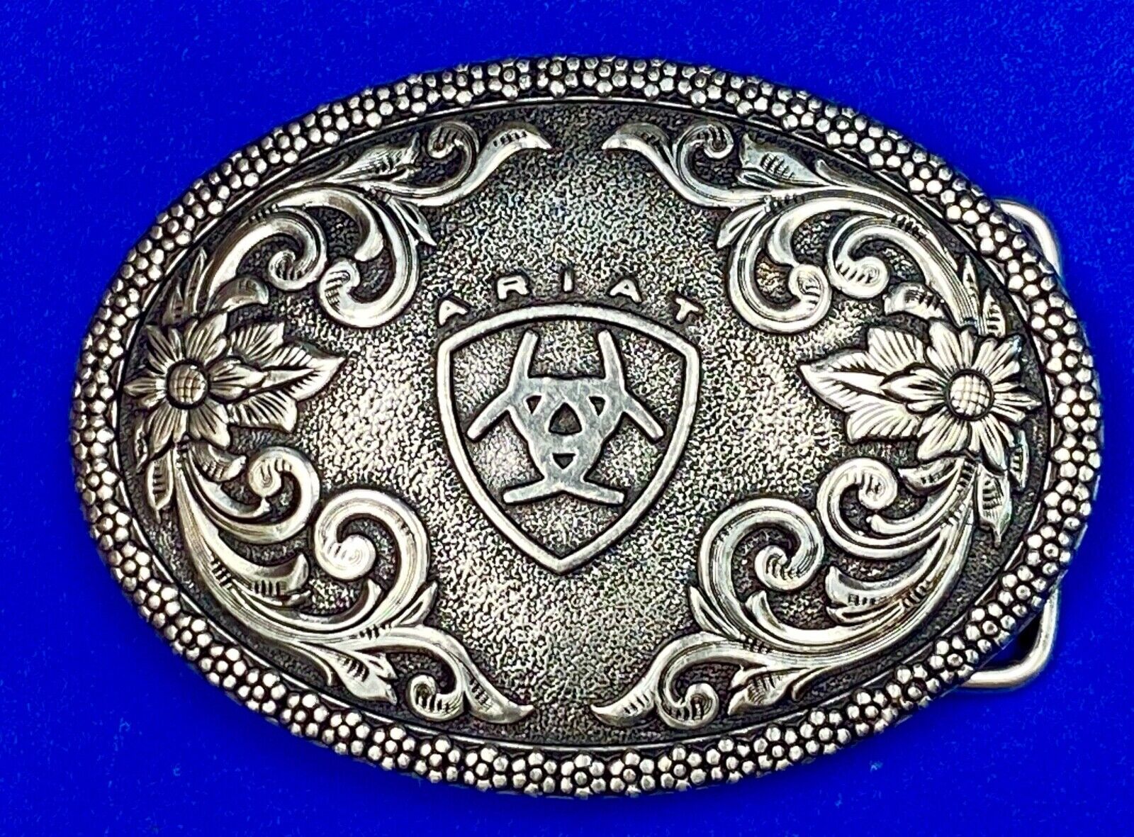 Ariat Western Oval Silver Tone Belt Buckle With Filigree Shield & Berry Edge