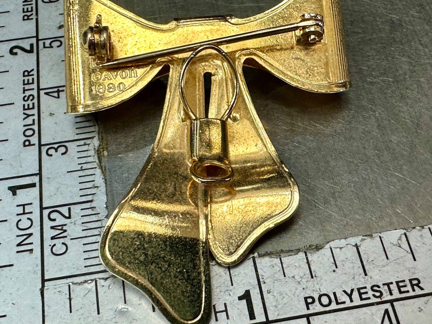 Adorable Holliday Bow - Avon signed gold tone brooch pin