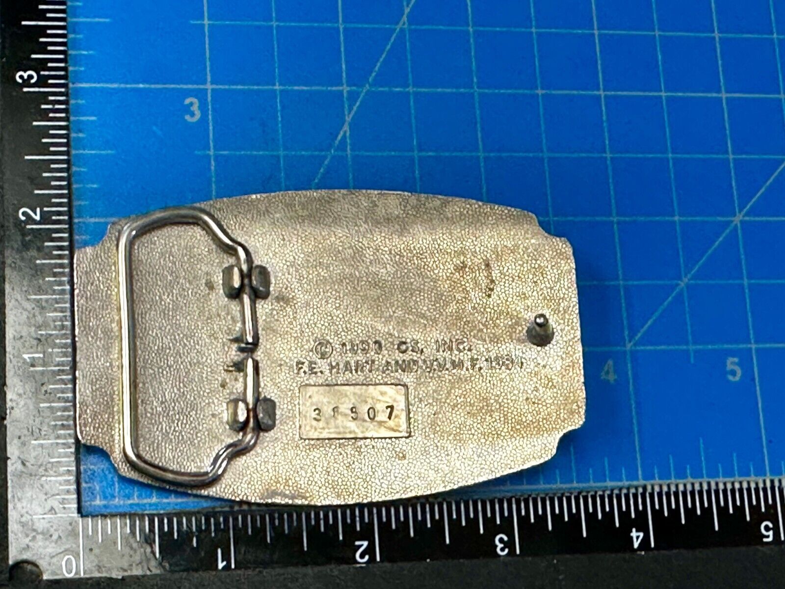 VIETNAM REMEMBERED War Veteran Veterans Patriotic Numbered Belt Buckle F.E. Hart