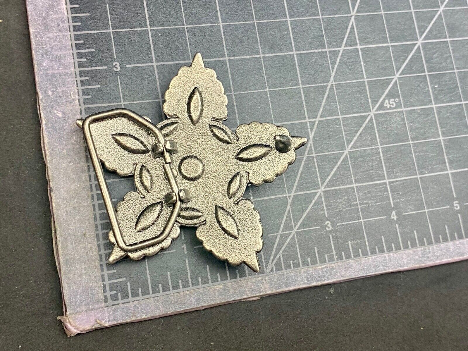 Beautiful figural star with pink accent rhinestones 