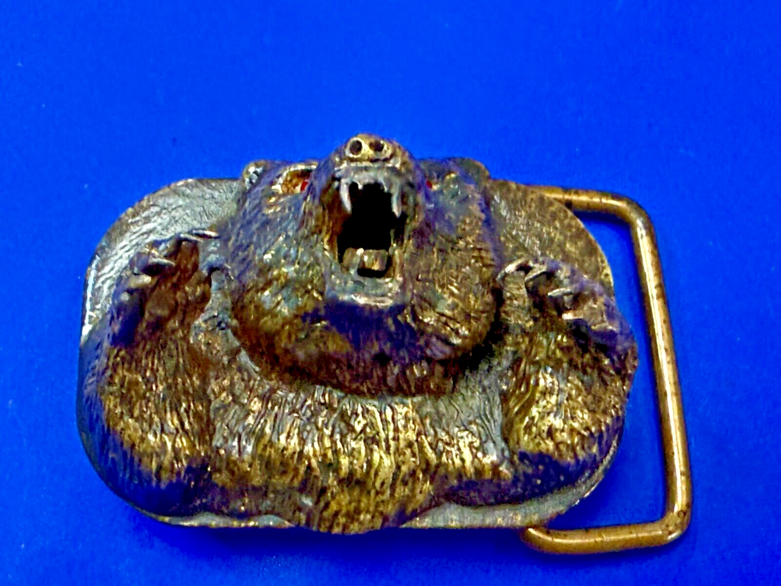Attacking Angry Grizzly Bear Red Rhinestone Eyes Thick Heavy Artisan Belt Buckle
