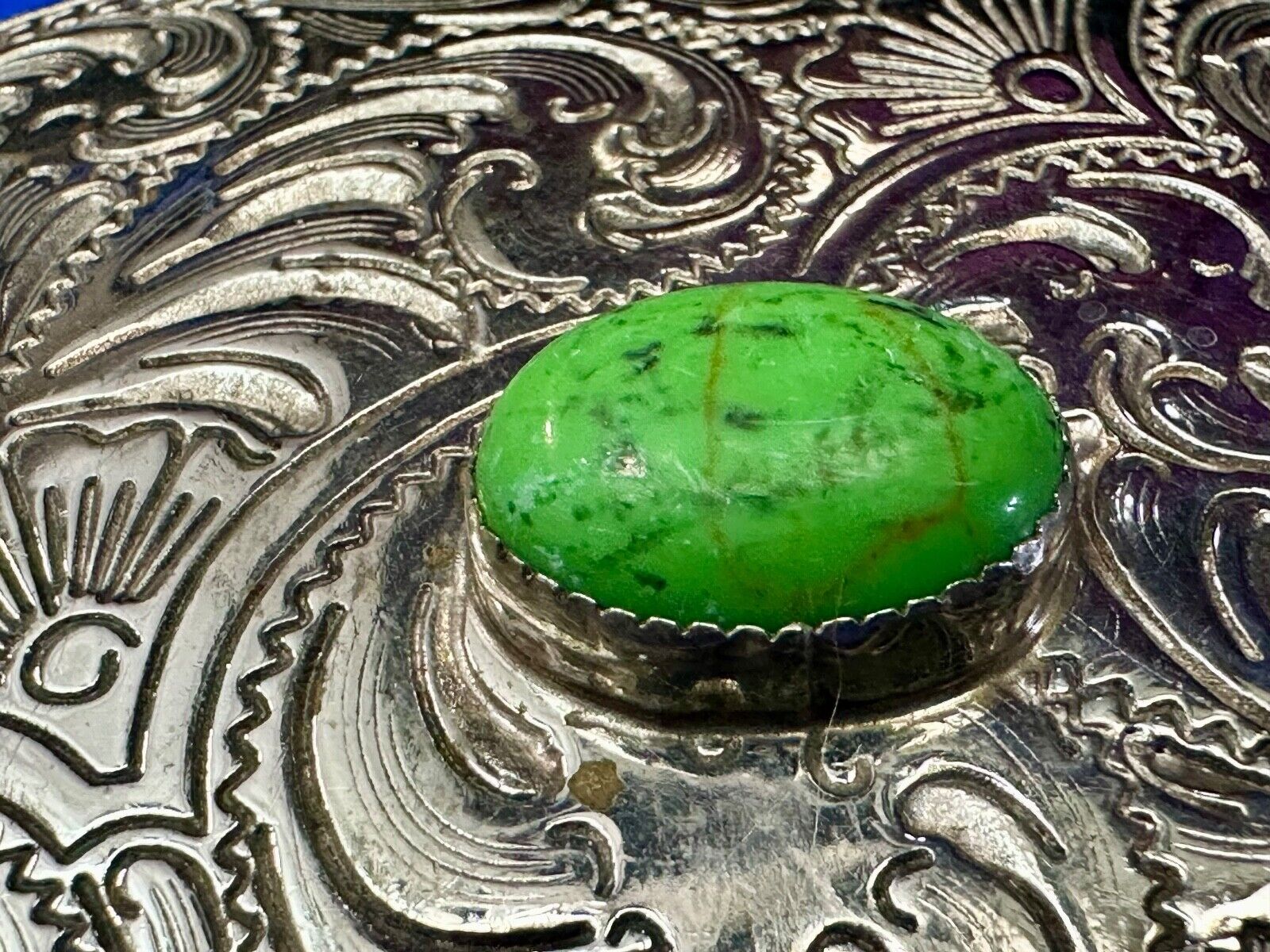 Artisan Made vtg Large western flower swirl design belt buckle  green center Cab
