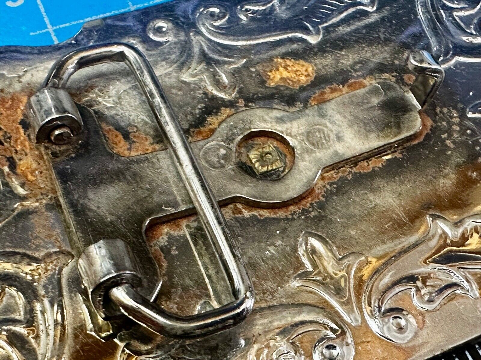 Vintage Horse Drawn Covered Wagon - two tone Belt Buckle with reflective surface