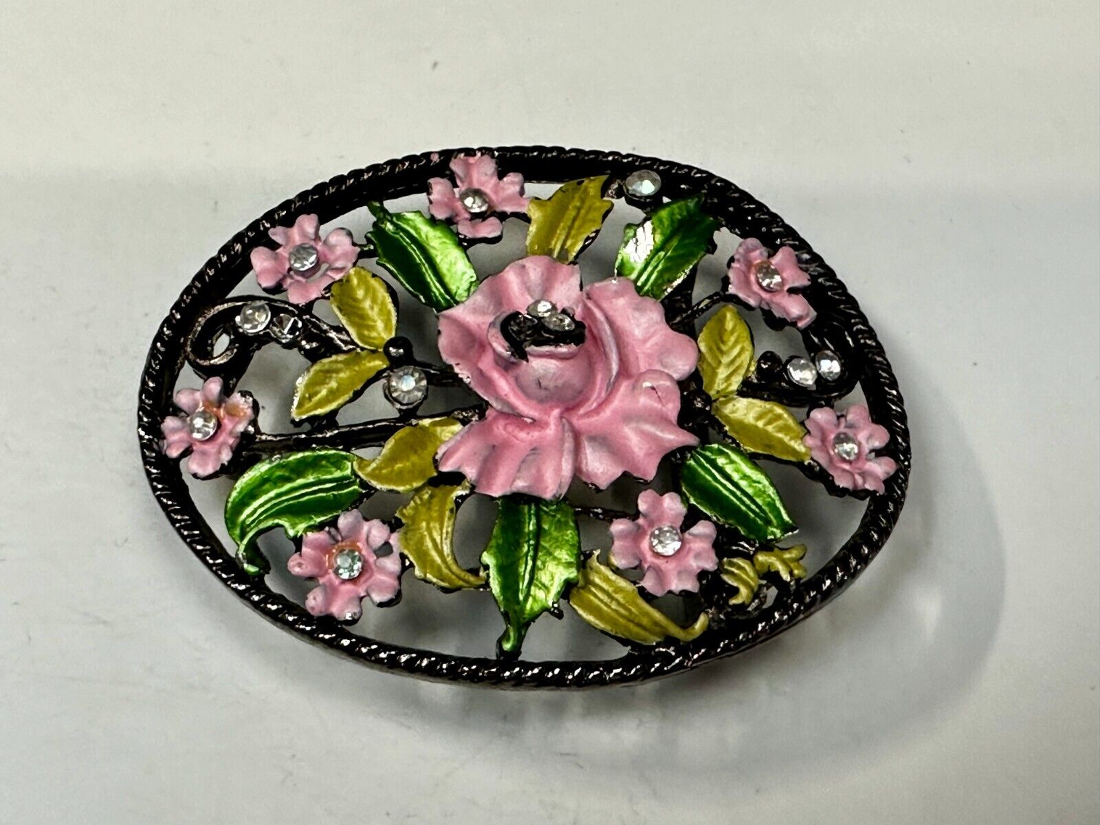 Beautiful Cutout Flower Themed See Through Rhinestone Accented Belt Buckle