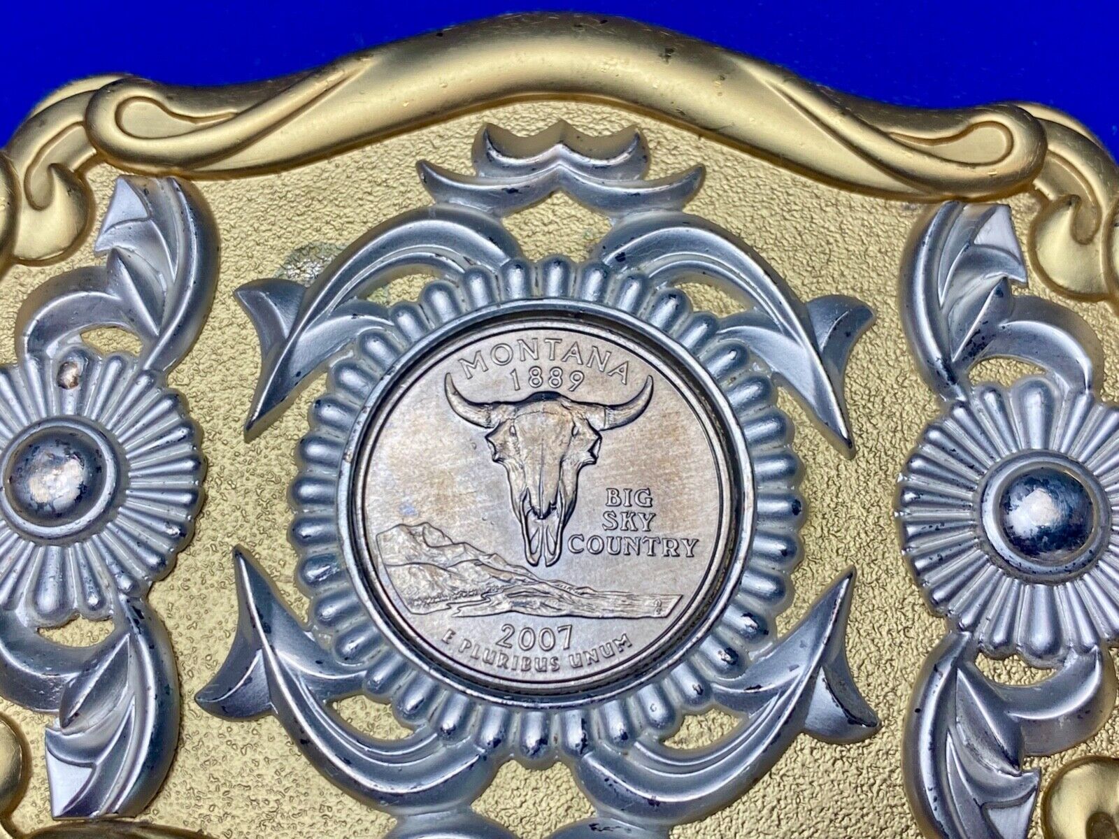 2007 Montana Big Sky Country Coin centerpiece in ornate two-tone belt buckle
