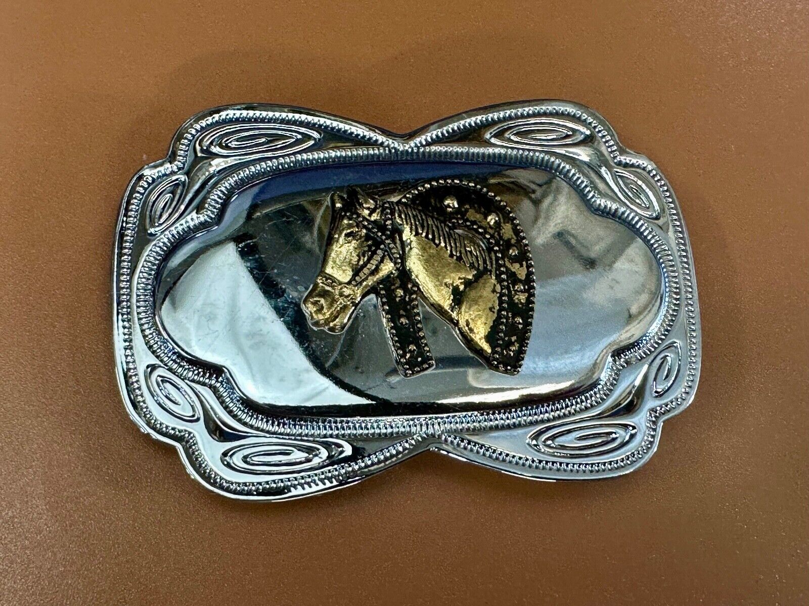 Beautiful Horse head / lucky horseshoe - two tone reflective belt buckle