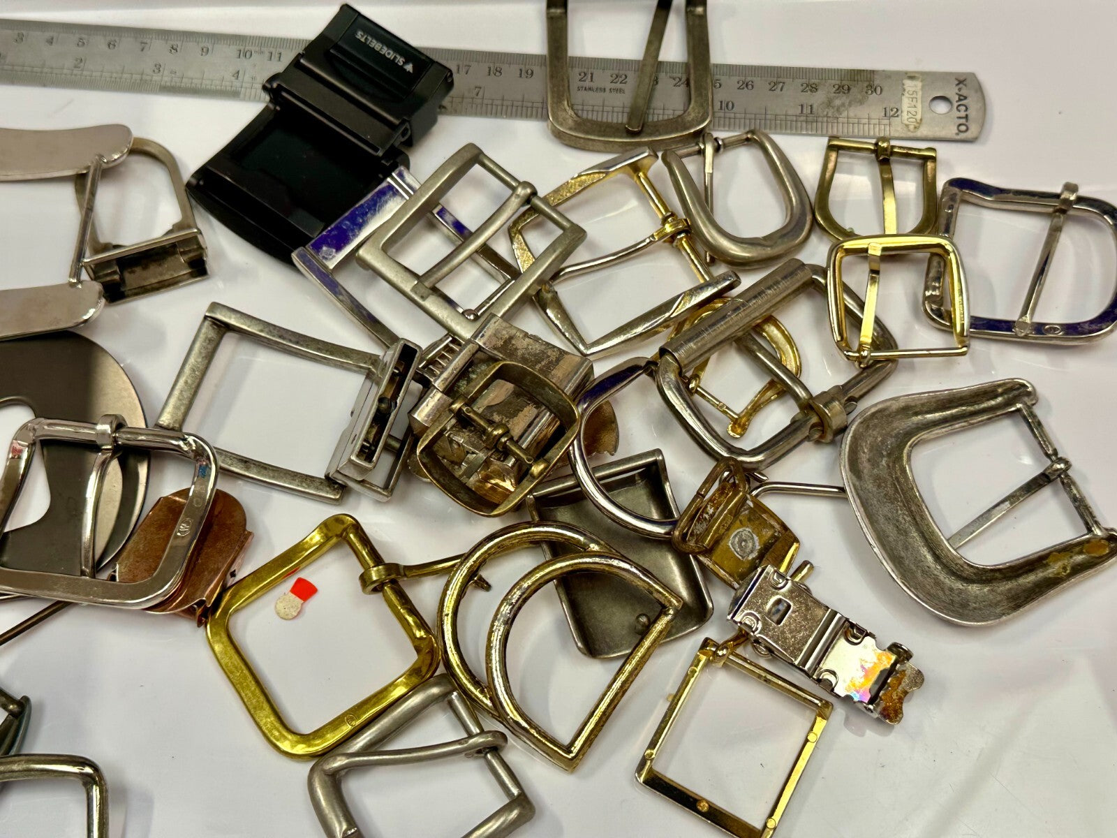 27 Piece Mixed Lot, Grab Bag - Resale Gifts! Vintage & Modern Belt Buckles 