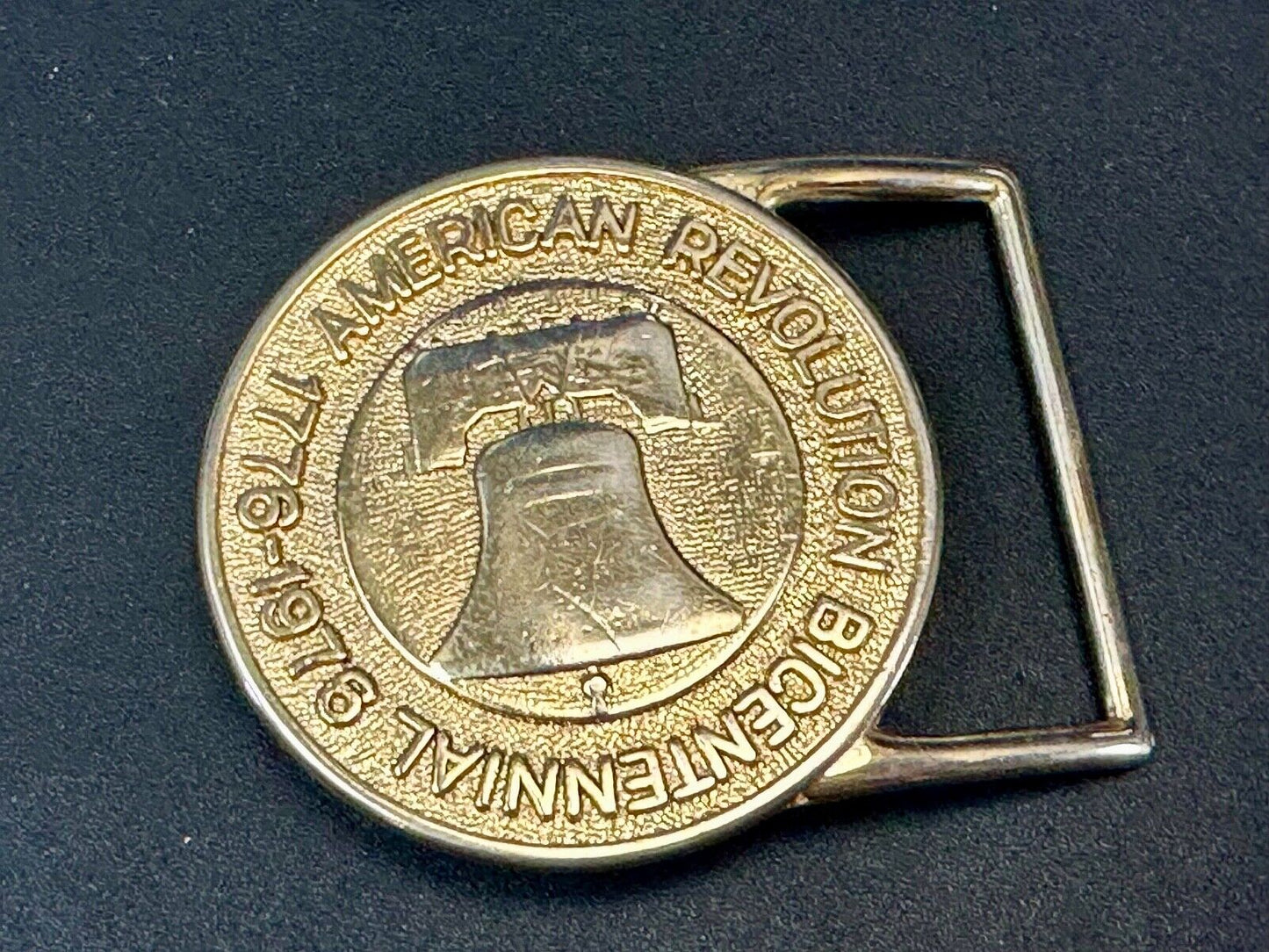 American Revolution bicentennial liverty bell round gold tone belt buckle