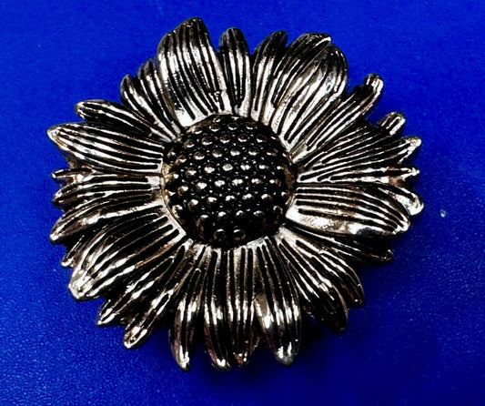 Beautiful Sunflower Small Cutout Figural Silver Tone Vintage Belt Buckle