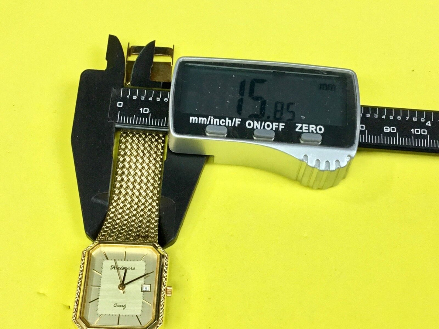  556 112R roamers quartz ladies watch with date Swiss parts Working well!  