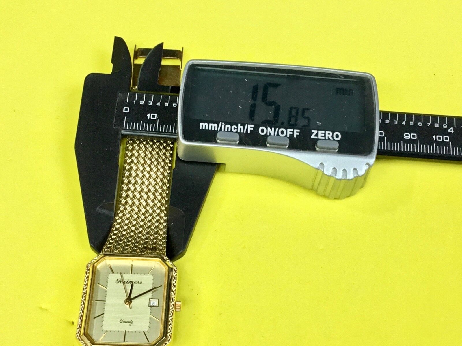  556 112R roamers quartz ladies watch with date Swiss parts Working well!  