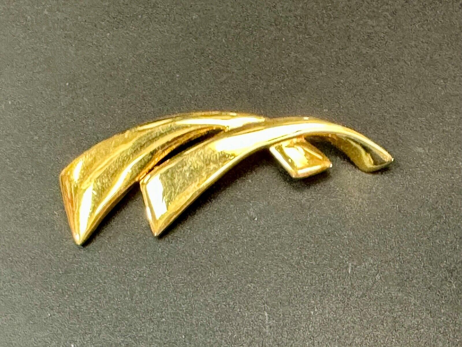 Two curved bars - vintage Napier signed gold tone brooch pin