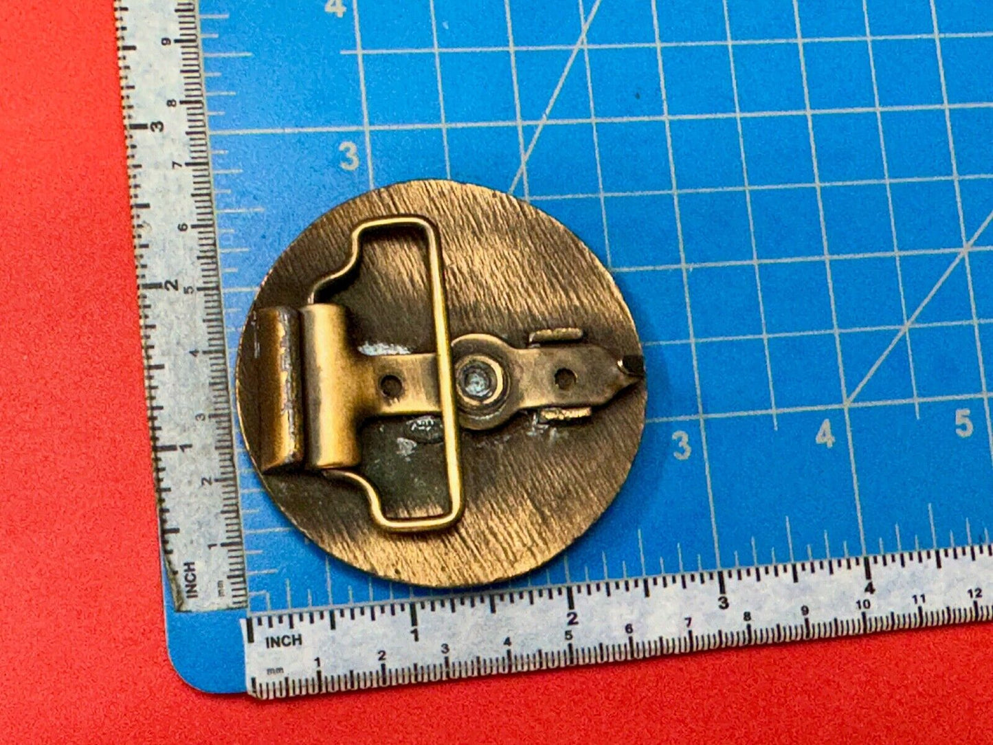UAW-GM auto workers union round Health & Safety Award belt buckle