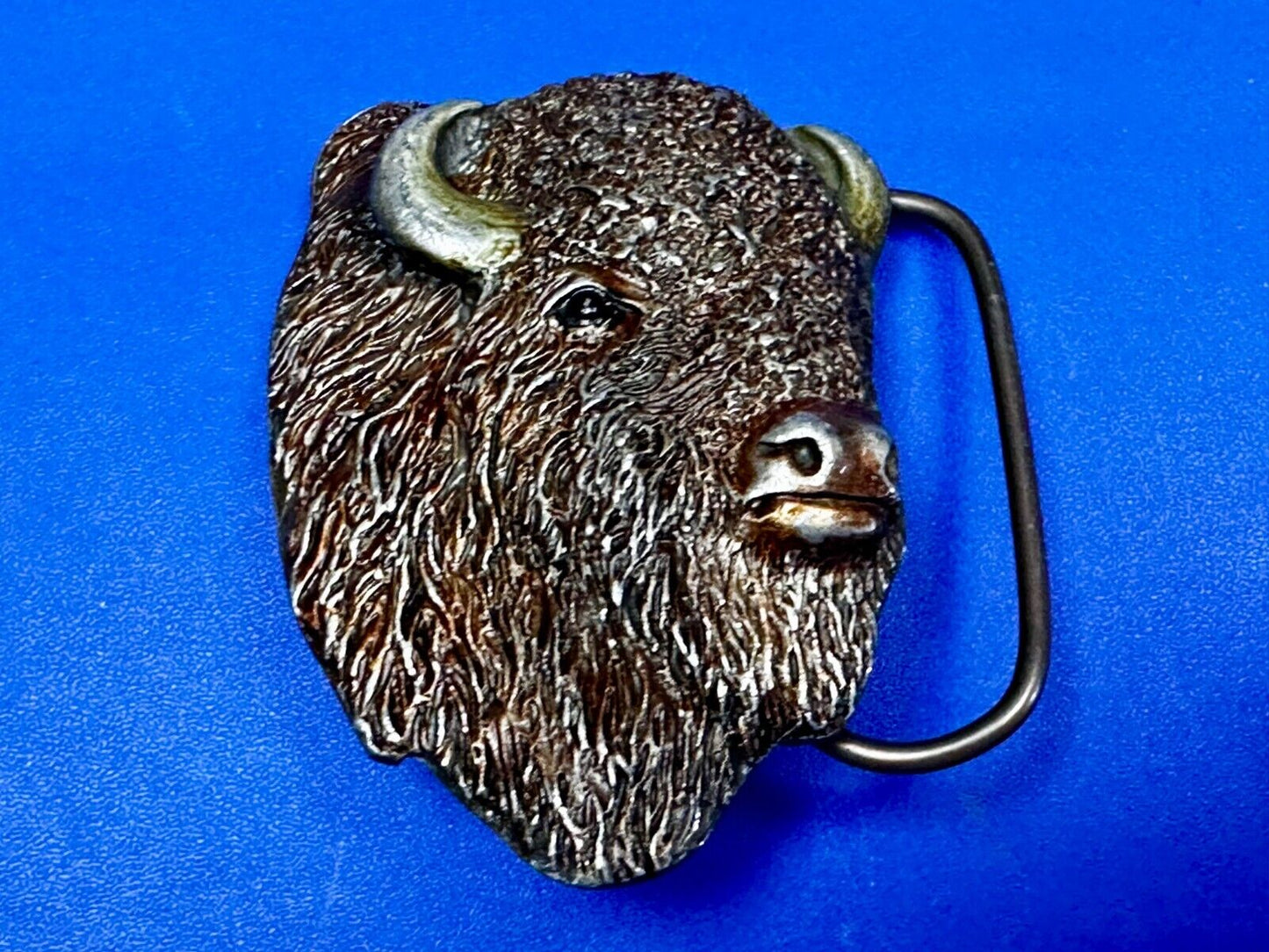Bison Buffalo Grazing Bull Head Belt Buckle 1999 by Bergamot Brass Works # 1-144