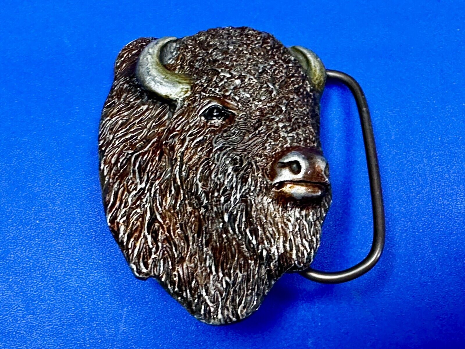 Bison Buffalo Grazing Bull Head Belt Buckle 1999 by Bergamot Brass Works # 1-144