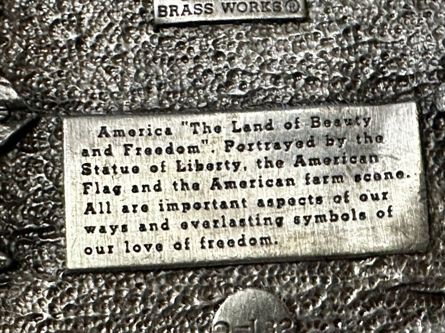 America The Beautiful USA Majestic Scenery -  1983 Bergamot Belt Buckle -O-L38