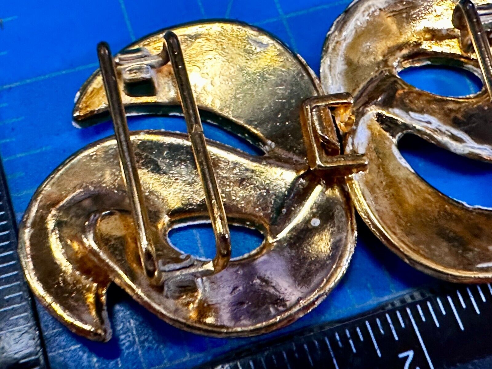 Two Piece Interlocking Swirl Pattern 4" Wide Gold Tone Vintage Belt Buckle