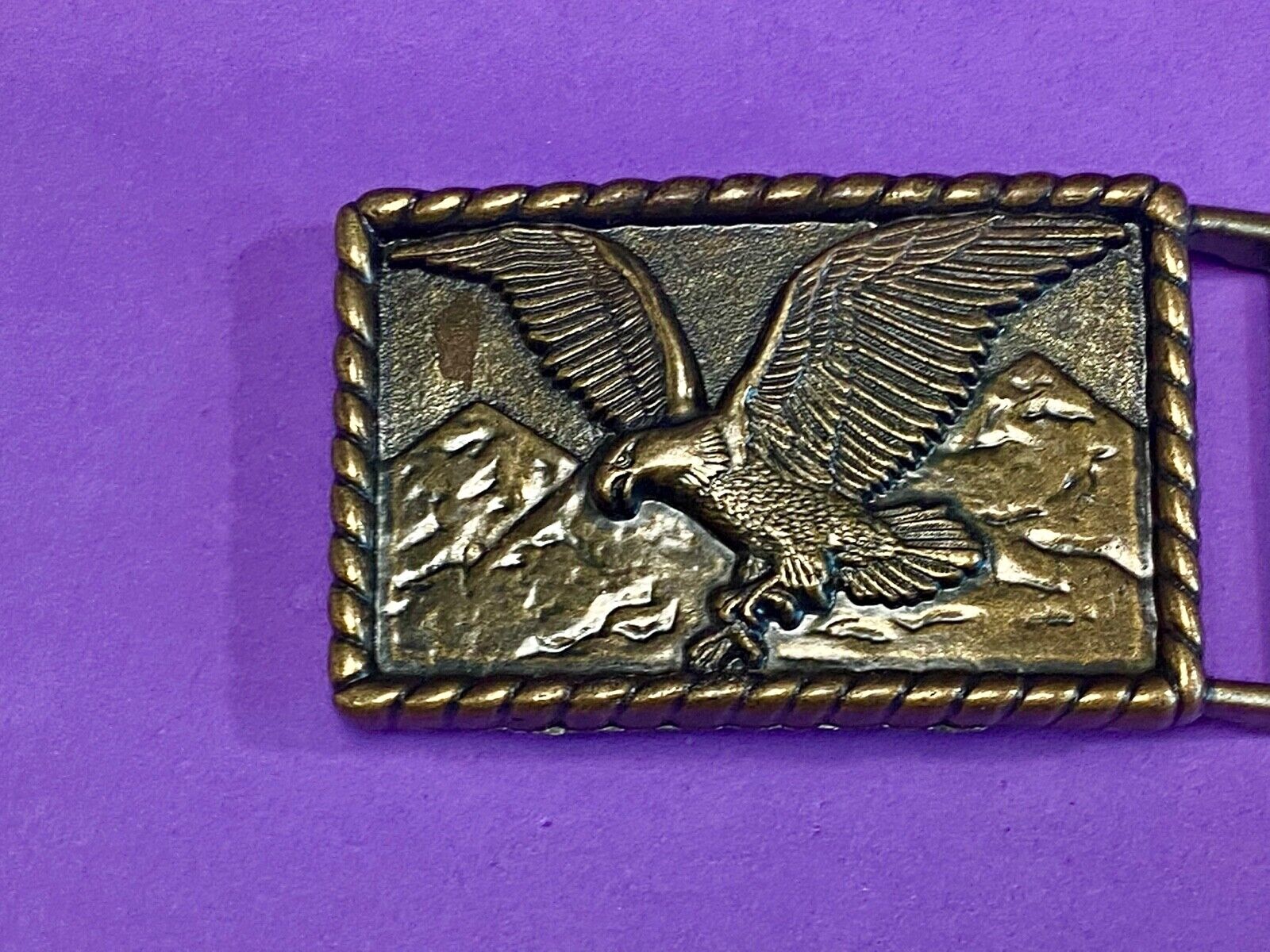 Vintage  Soaring Flying Eagle Flying Brass Tone Belt Buckle Mountains Talons