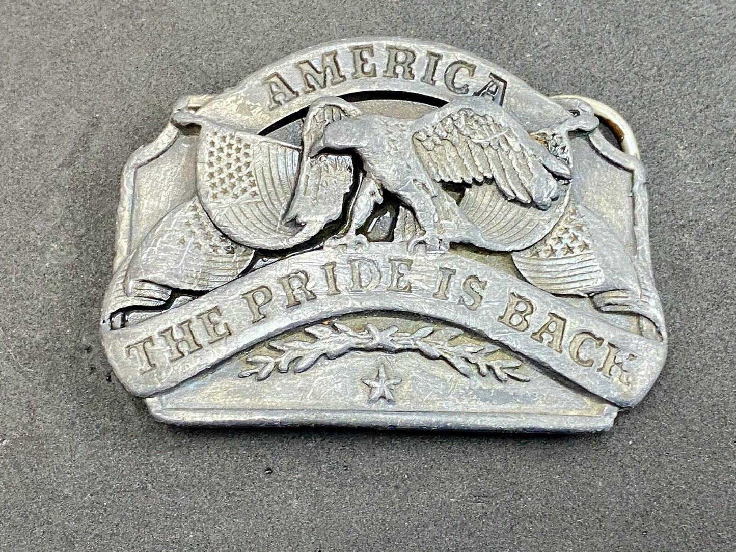 Vintage 1980 Siskiyou D-40 AMERICA - The pride is back belt buckle  USA Proud 