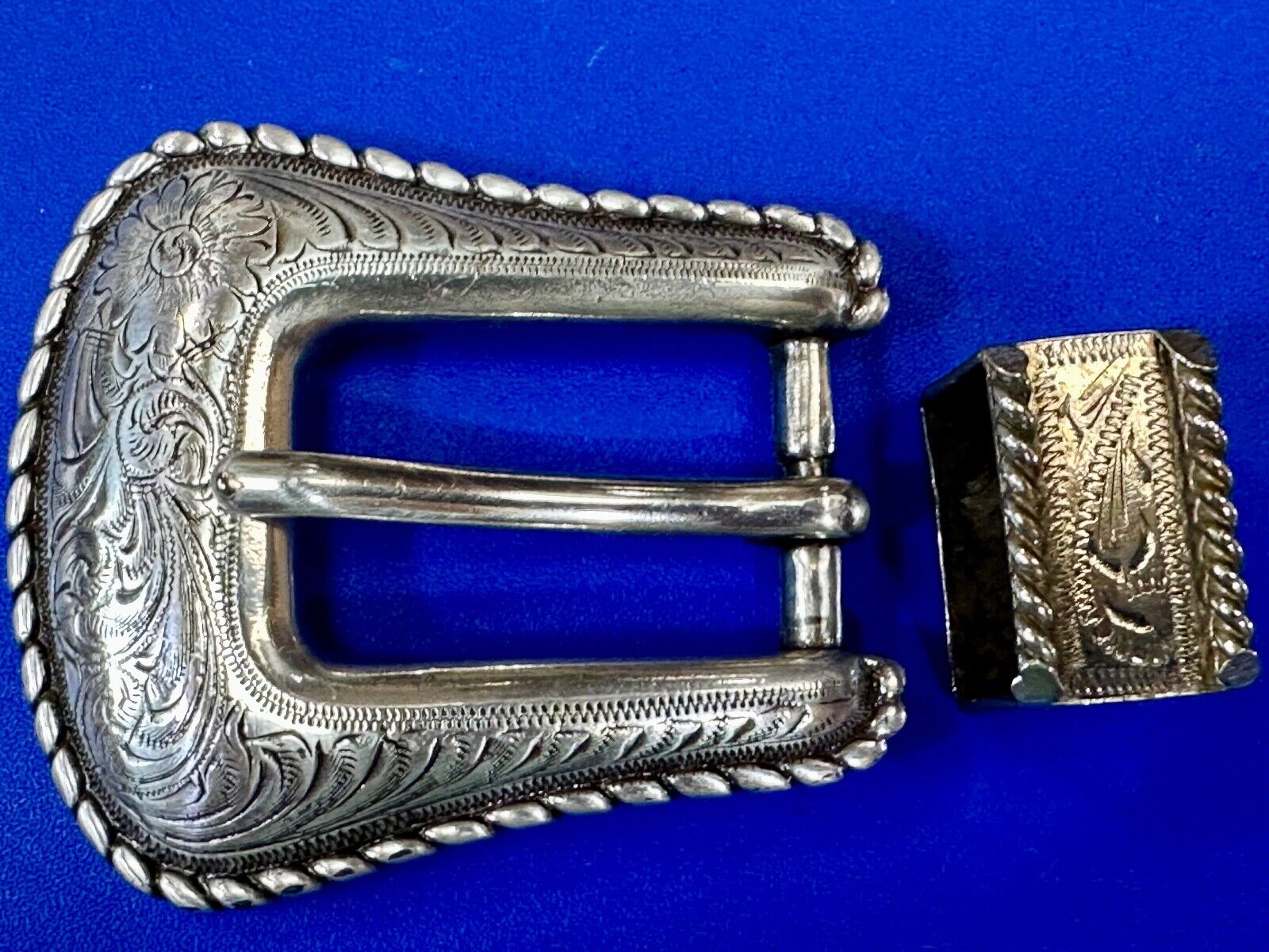 Two piece Ranger Set vintage 1996 silver tone buckle and keeper