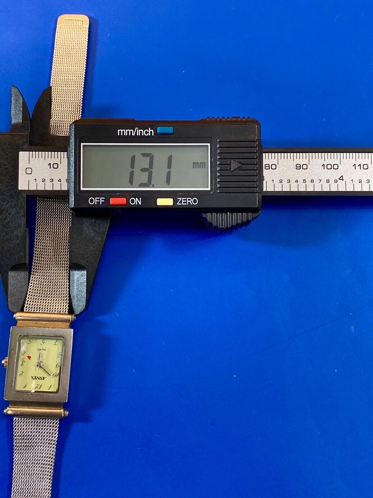 Annex Mesh Band Ladies Women's Watch Cracked Glass But Working Well! 