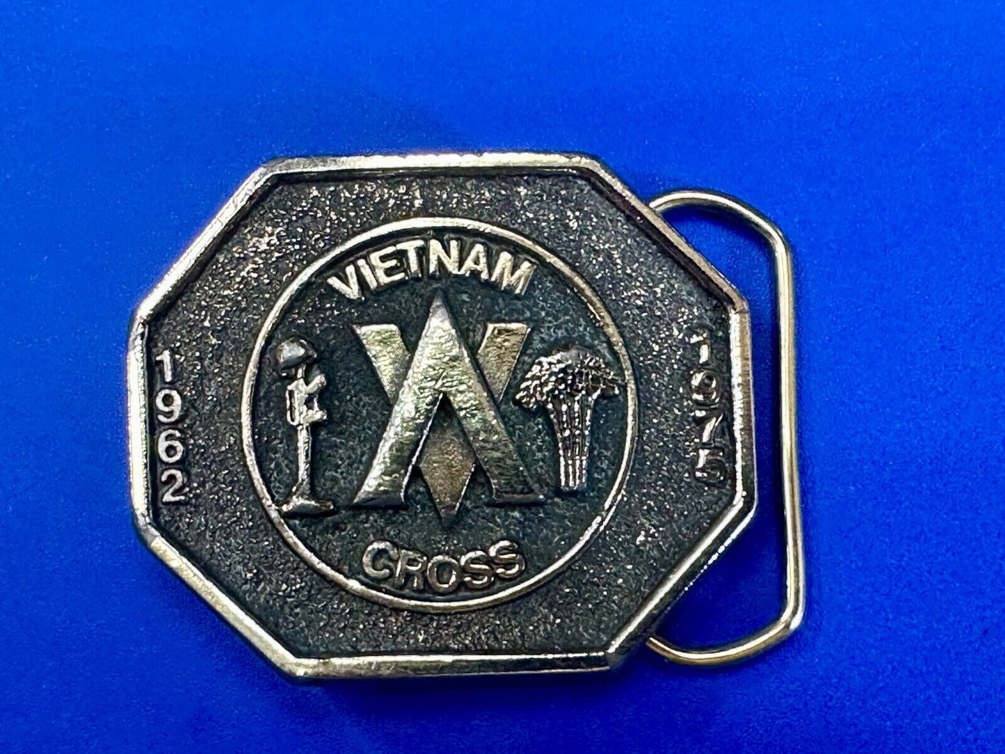 Vietnam Cross of Gallantry award 1962 - 1975 The Great American belt buckle Co