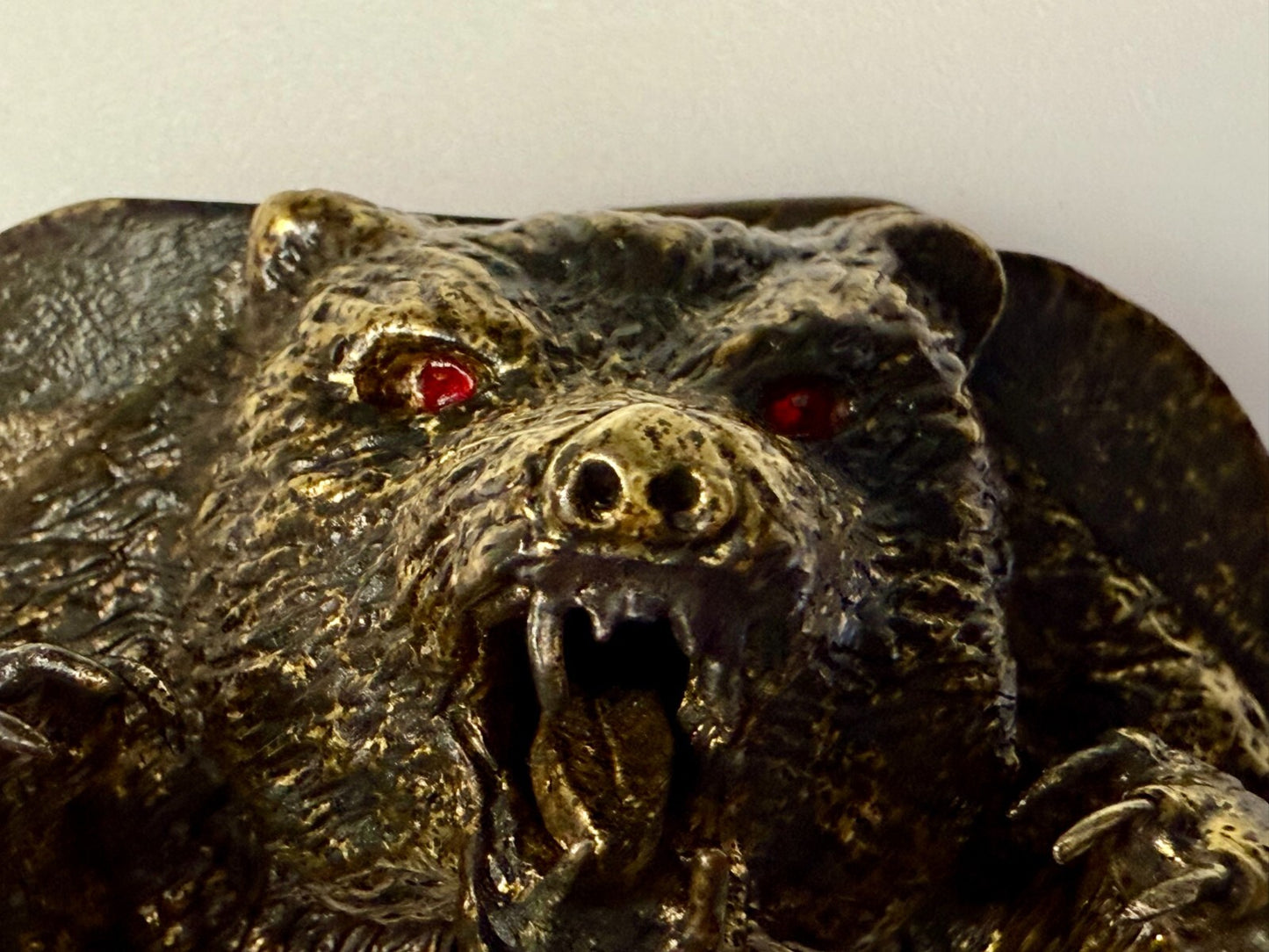Attacking Angry Grizzly Bear Red Rhinestone Eyes Thick Heavy Artisan Belt Buckle