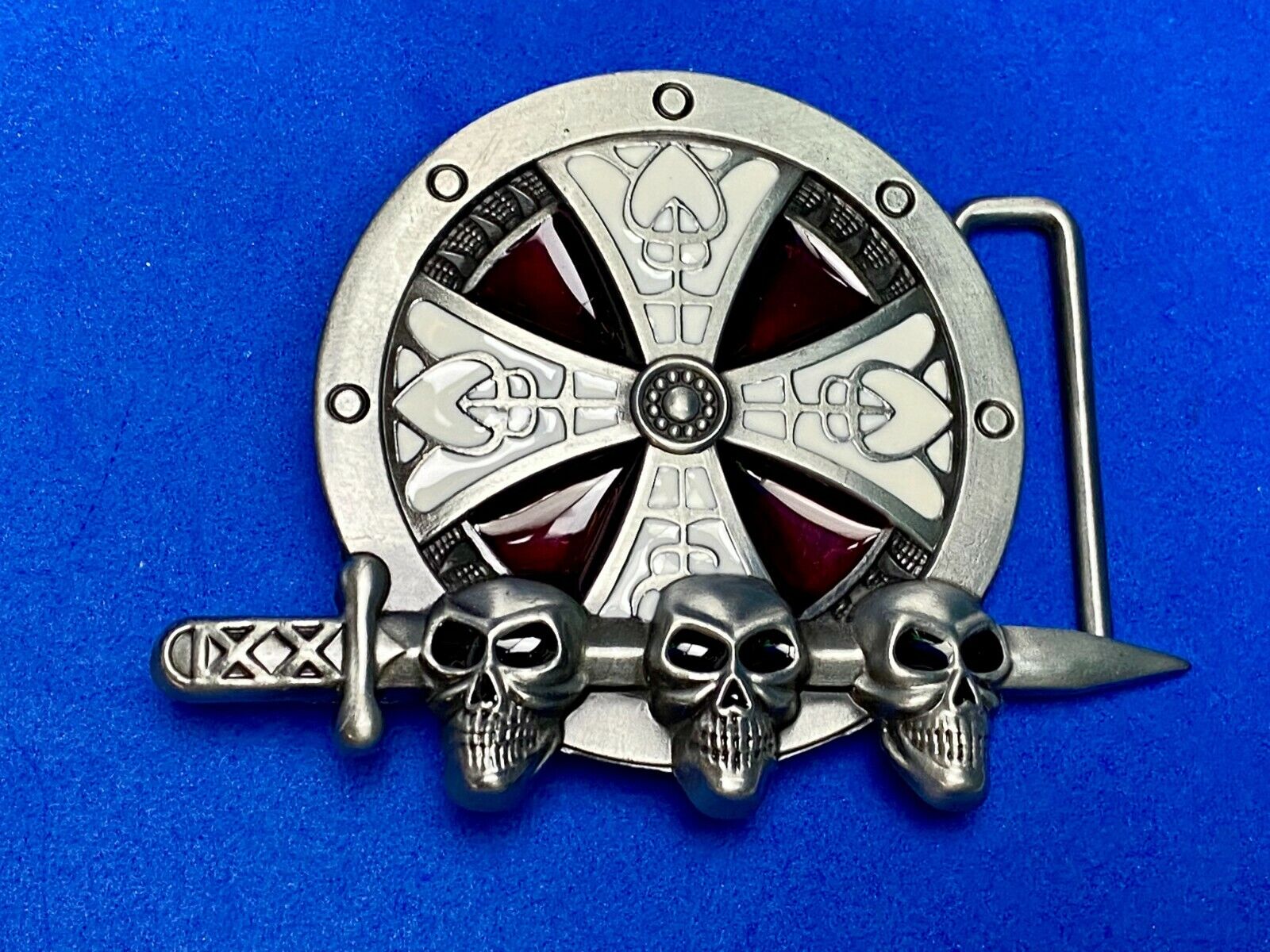 Three skulls through sword with celtic Iron Cross belt buckle