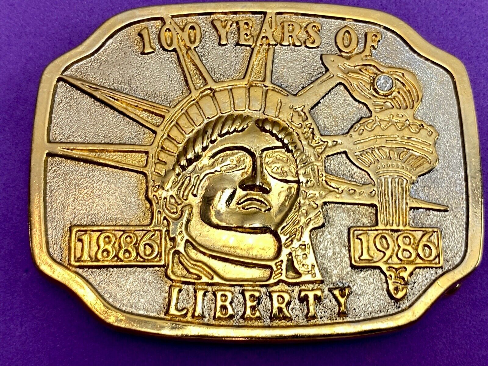 100 YEARS OF LIBERTY 1886-1986 VINTAGE BELT BUCKLE LADY LIBERTY STATUE