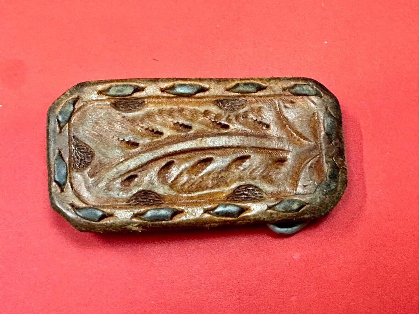 Vintage leaf pattern on stitched multi layer leather rectangular belt buckle