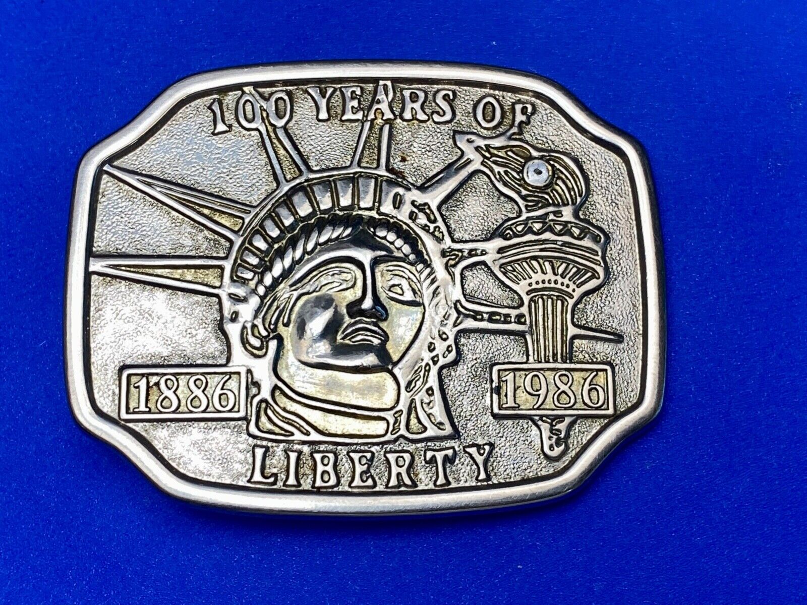 100 YEARS OF LADY LIBERTY -  1986 New York City commemorative belt buckle