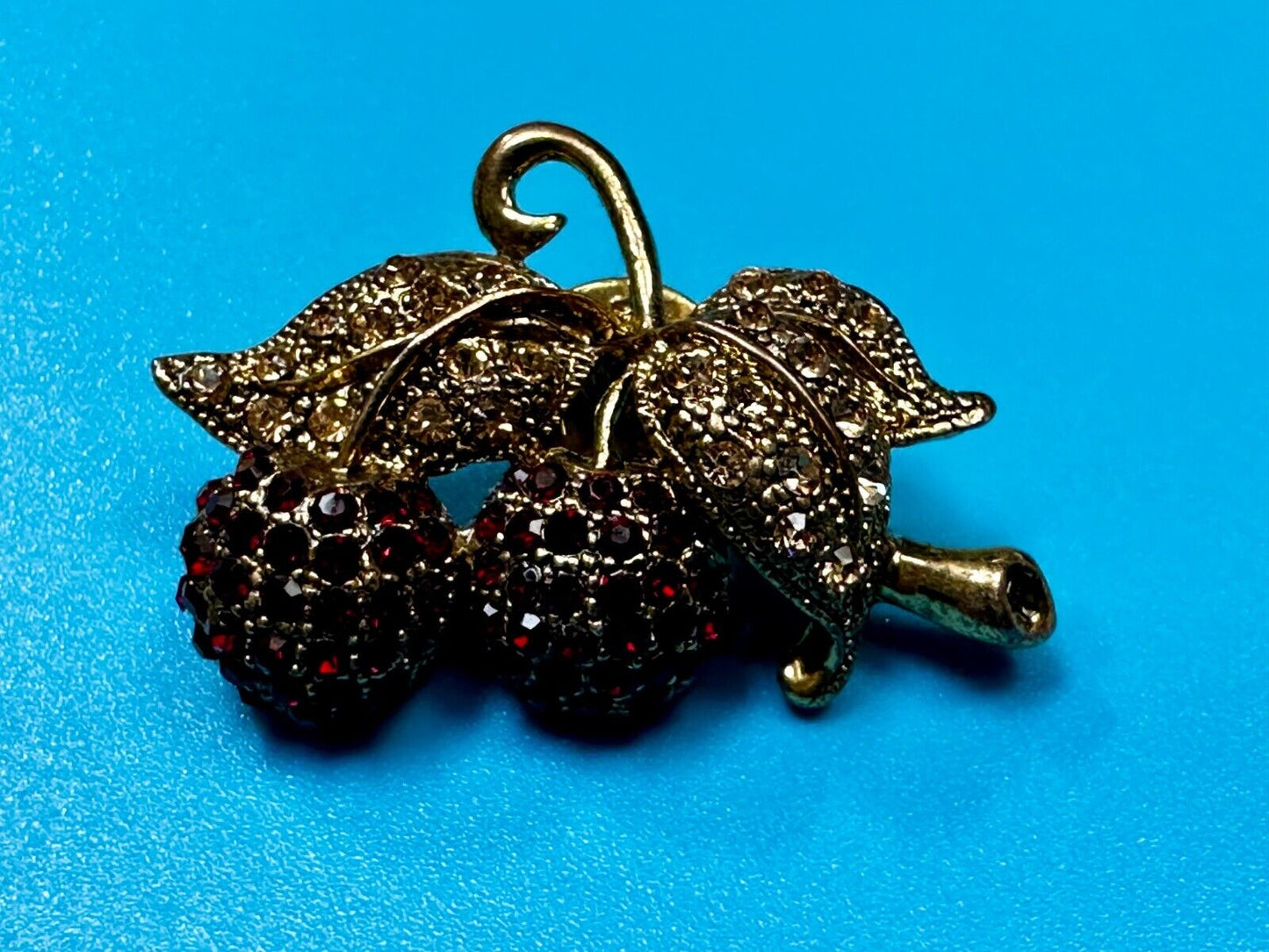 Two Cherries Cluster Fruits Vtg. Rhinestone Covered Figural Gold Tone Brooch Pin